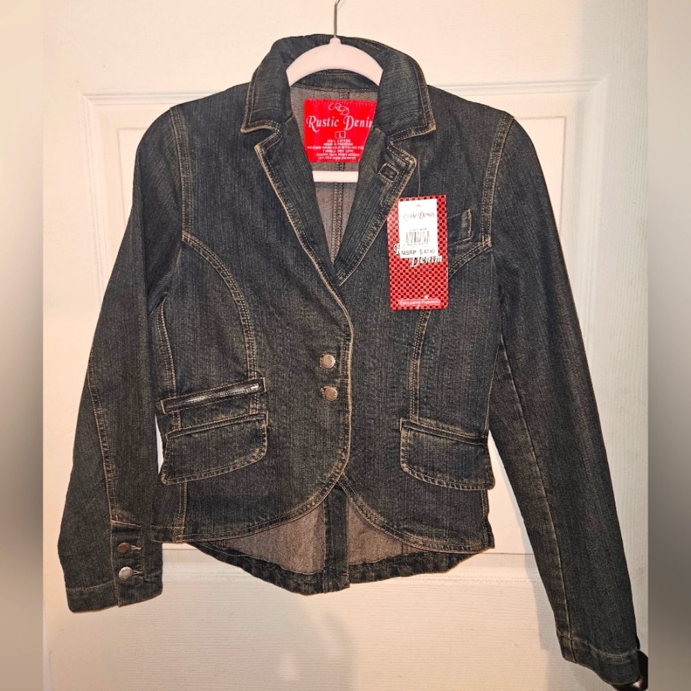 Rustic Denim Vintage Look button up Jean Jacket Size Large NWT 🐕